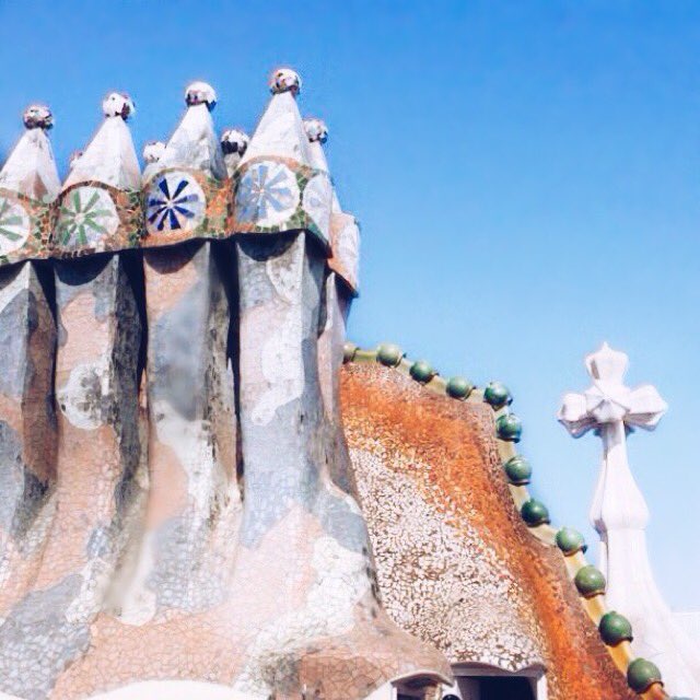 theurbanhostel's tweet photo. Gaudi skyline #Barcelona #Spain #europe #travel #travelblogger #sky #travebug https://t.co/AWKbfby6H6