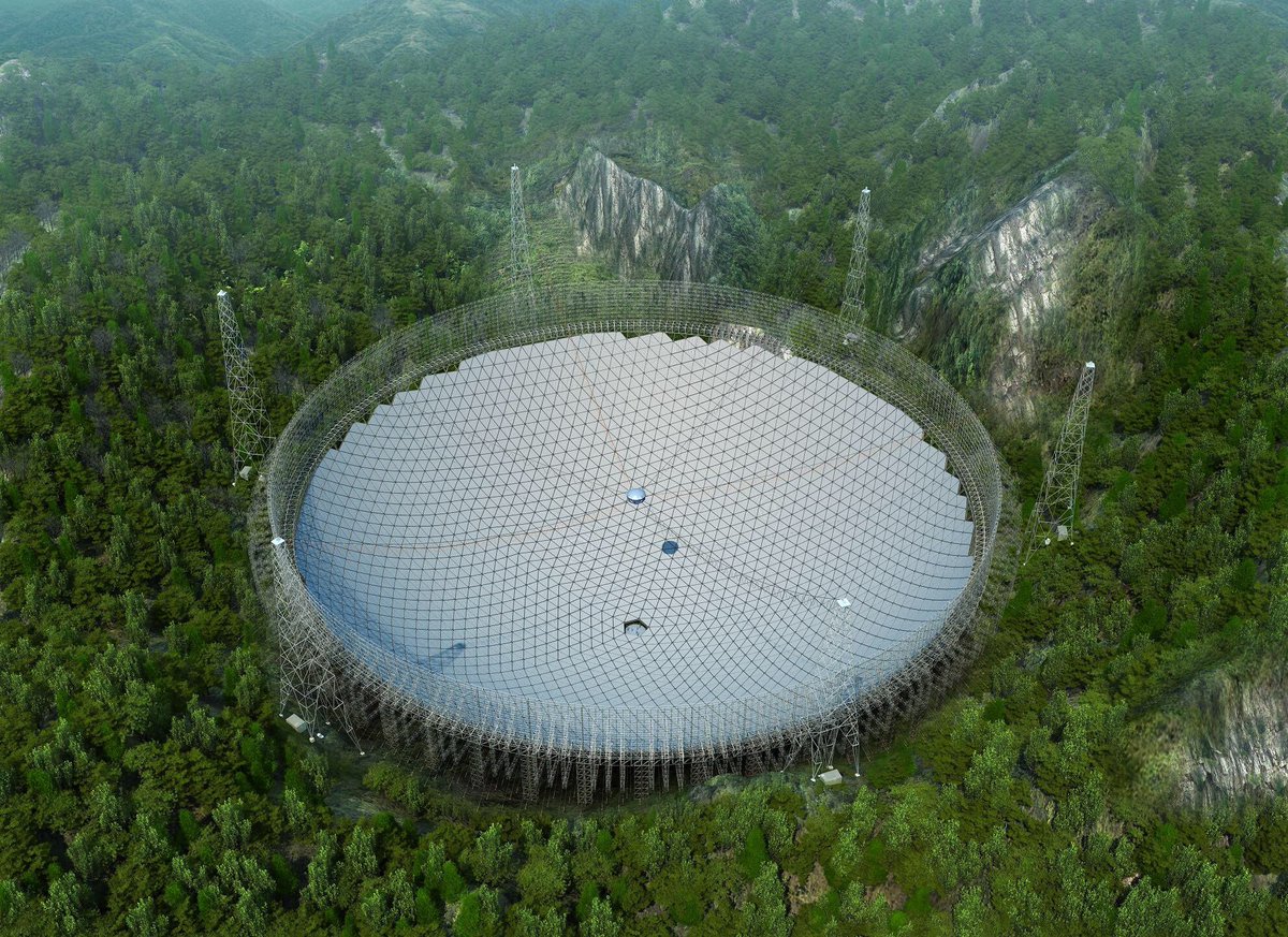 AVPlanerunnerVA's tweet photo. This thing is hyooge! #worldrecord #china #telescope #FASTproject https://t.co/wE2PcVPyDo https://t.co/zZoHJgDTH8