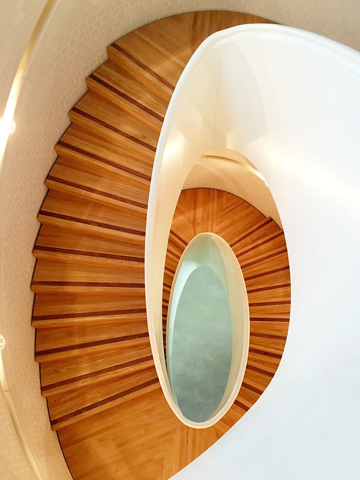 12 beautiful and inspiring staircases: wlpr.co/UmxCqM