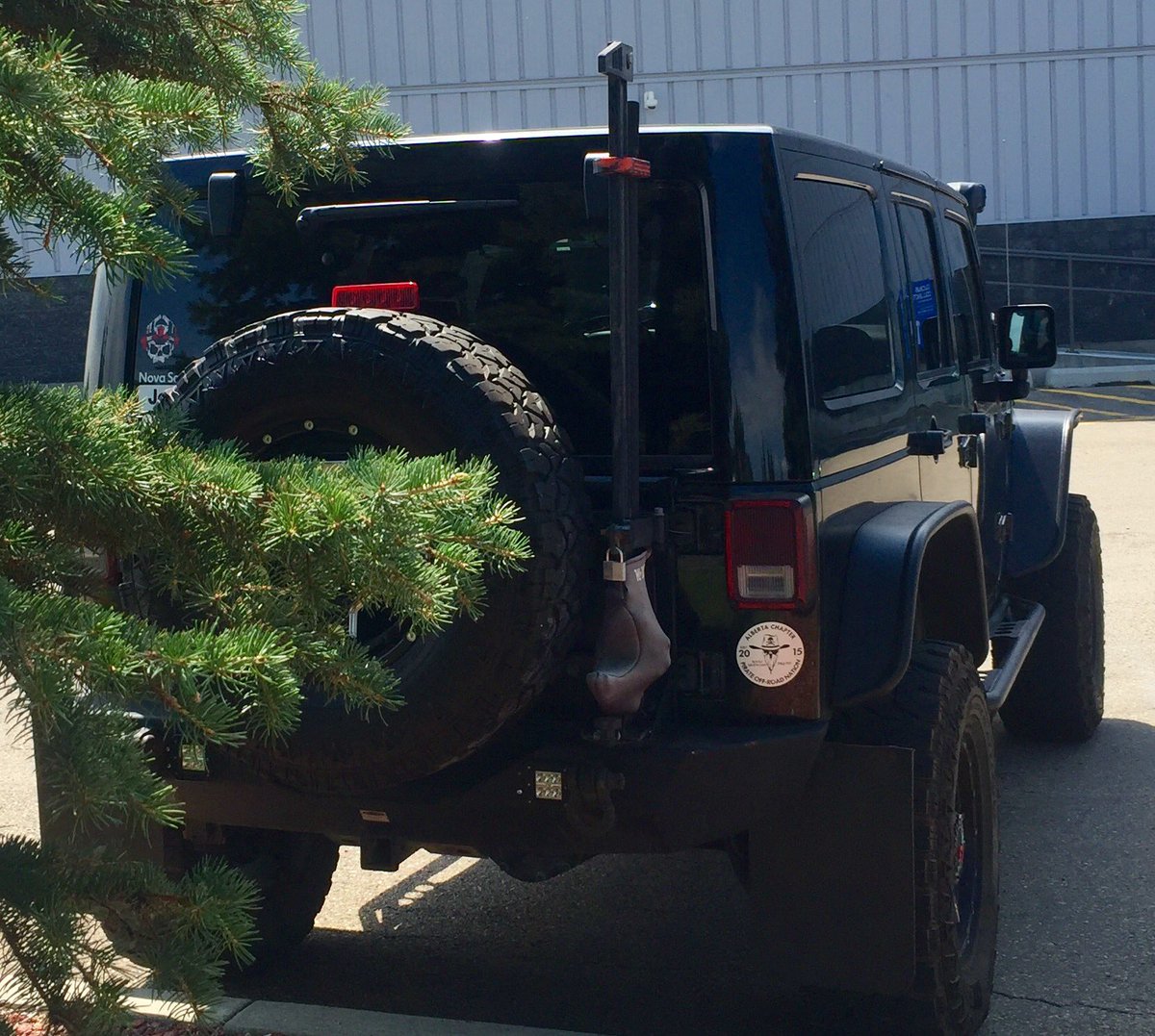 #YouveBeenKoozied #CardedByTheJeepMafia via your #CanadianKoozieConnection #BlackJeep #SweetRubicon 🇨🇦😎👋🏼 #JeepWave