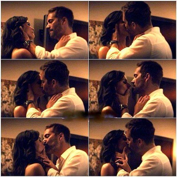 lEricZimmerman's tweet photo. <<Que tus besos me digan lo que tus palabras no pueden.>>
#DíaInternacionalDelBesoRobado https://t.co/LSdpcpcsEo