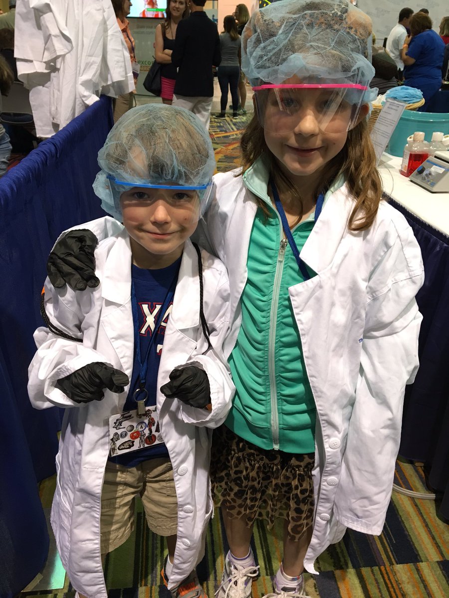 Diabetes_DRI's tweet photo. Check out some of our awesome #DRILabKid scientists at work! #CWDFFL16 https://t.co/7udbYnu6Jm