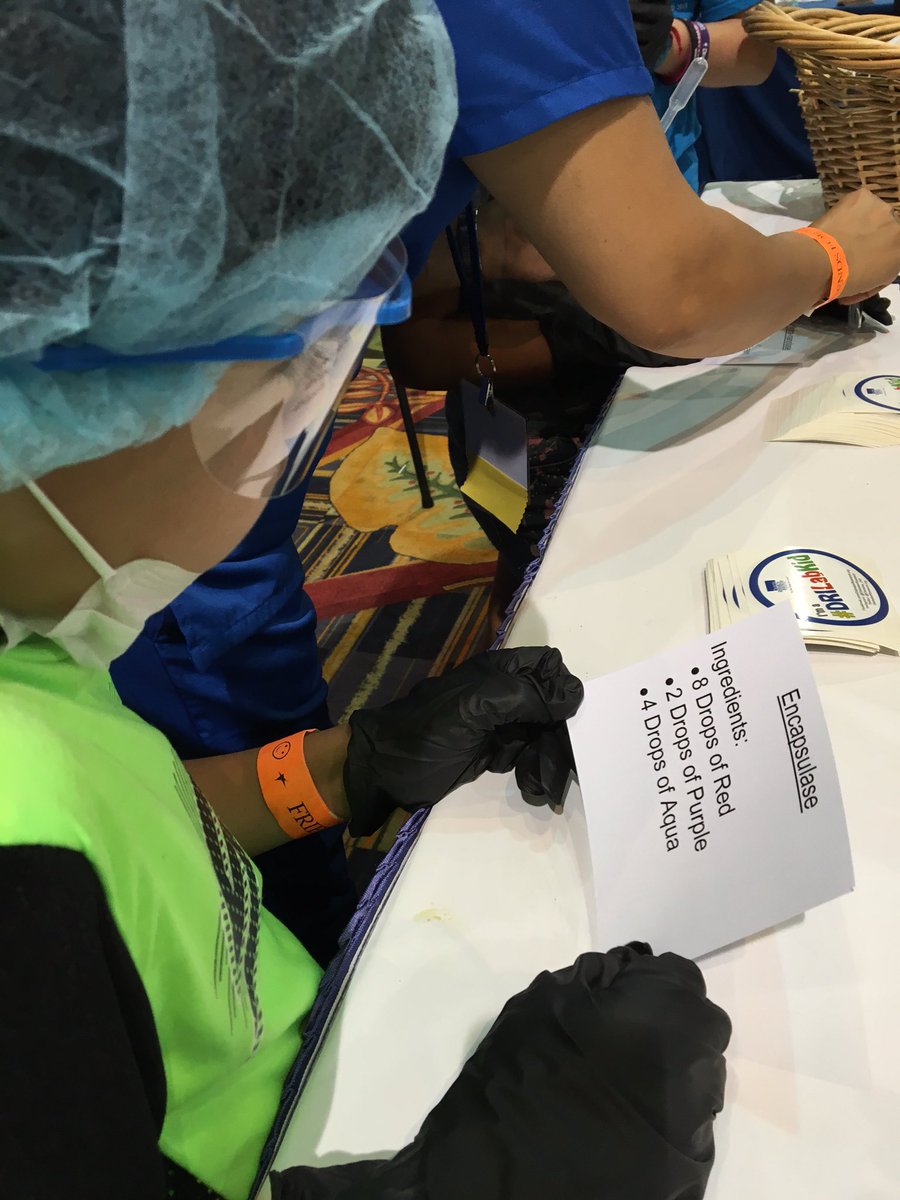 Diabetes_DRI's tweet photo. Check out some of our awesome #DRILabKid scientists at work! #CWDFFL16 https://t.co/7udbYnu6Jm