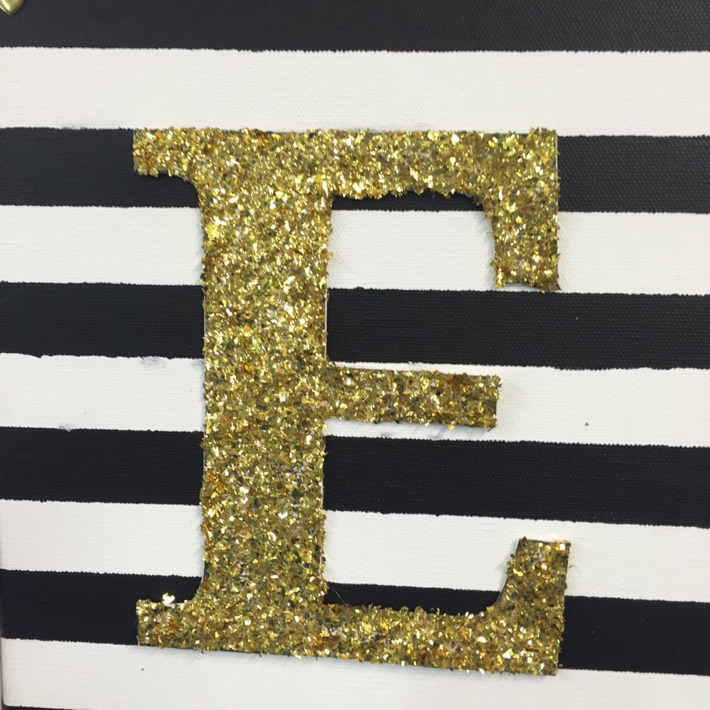 Misshammychch's tweet photo. Canvas art @LincolnPrimary https://t.co/i3tVMdPZkV