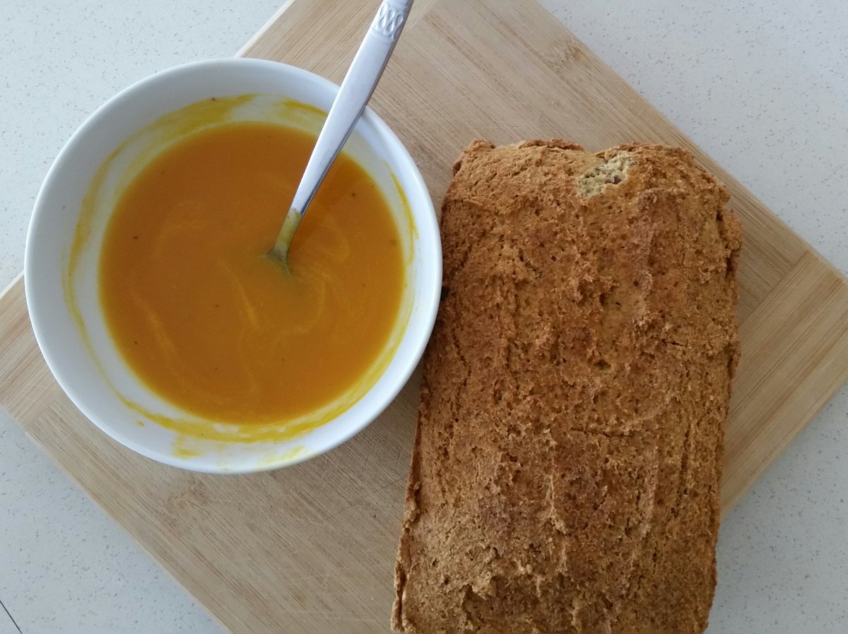 kashermay's tweet photo. Homemade carrot soup with homemade paleo bread. #paleodiet #paleoway #noaddednasties #cleanwholefoods https://t.co/5FIgeErC46