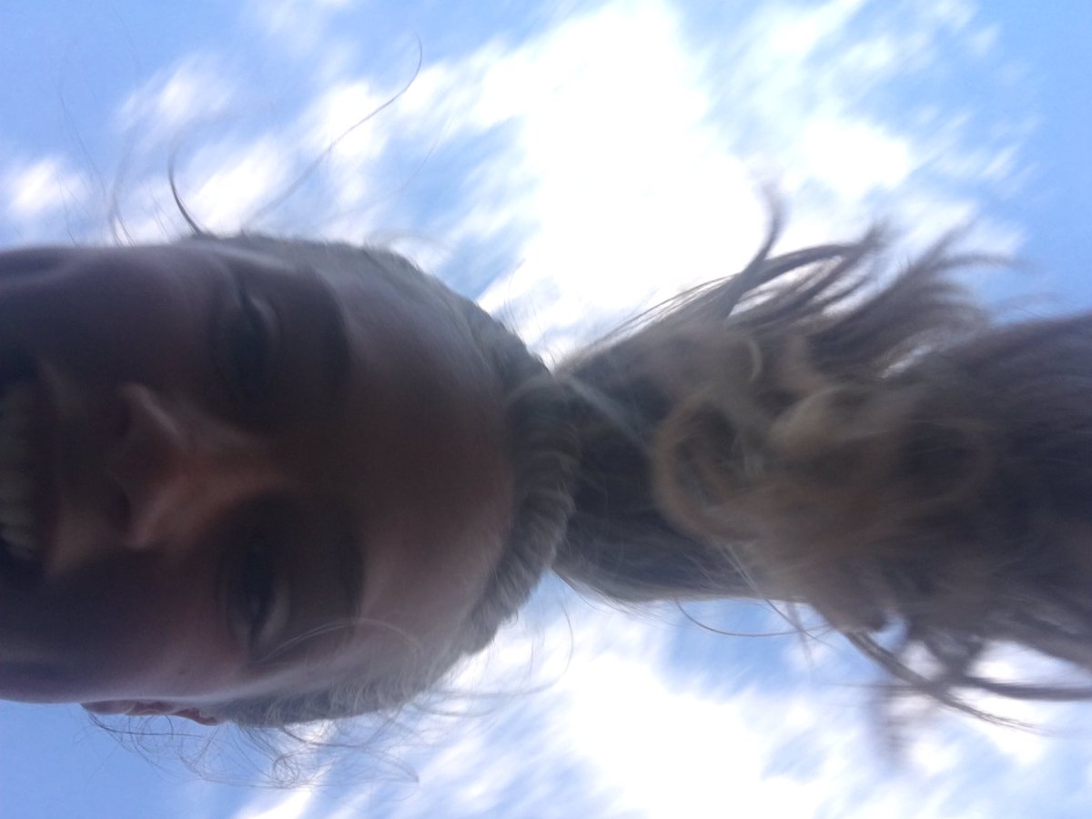elaynaberry's tweet photo. If you had a bad day or just want to see me make a fool of myself... Enjoy these pics of me dropping my phone https://t.co/wrILlASJLZ
