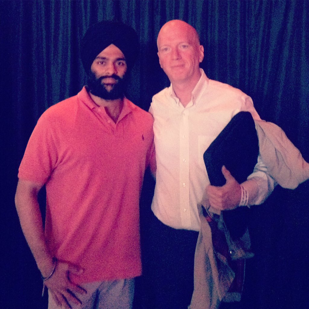 SukhTalks's tweet photo. at Troxy with @MattWrack #powertothepeople #KeepCorbyn #JeremyCorbyn #fbu #sikhtalk https://t.co/dzf0XuCokY
