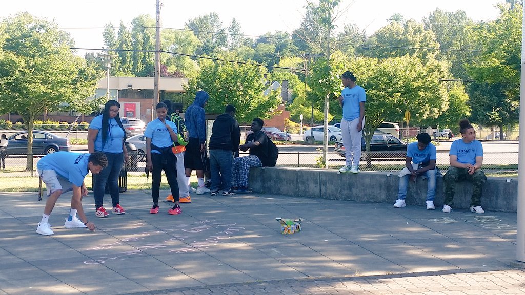 FN_Dar's tweet image. Come beautify the Beach with us at our Corner Greeter on Rainier and Henderson!