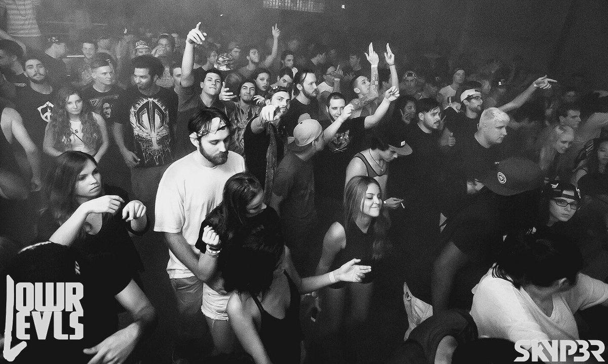 nicole_landa's tweet image. Dem bass faces #Lowerlevels 🔊💨✨