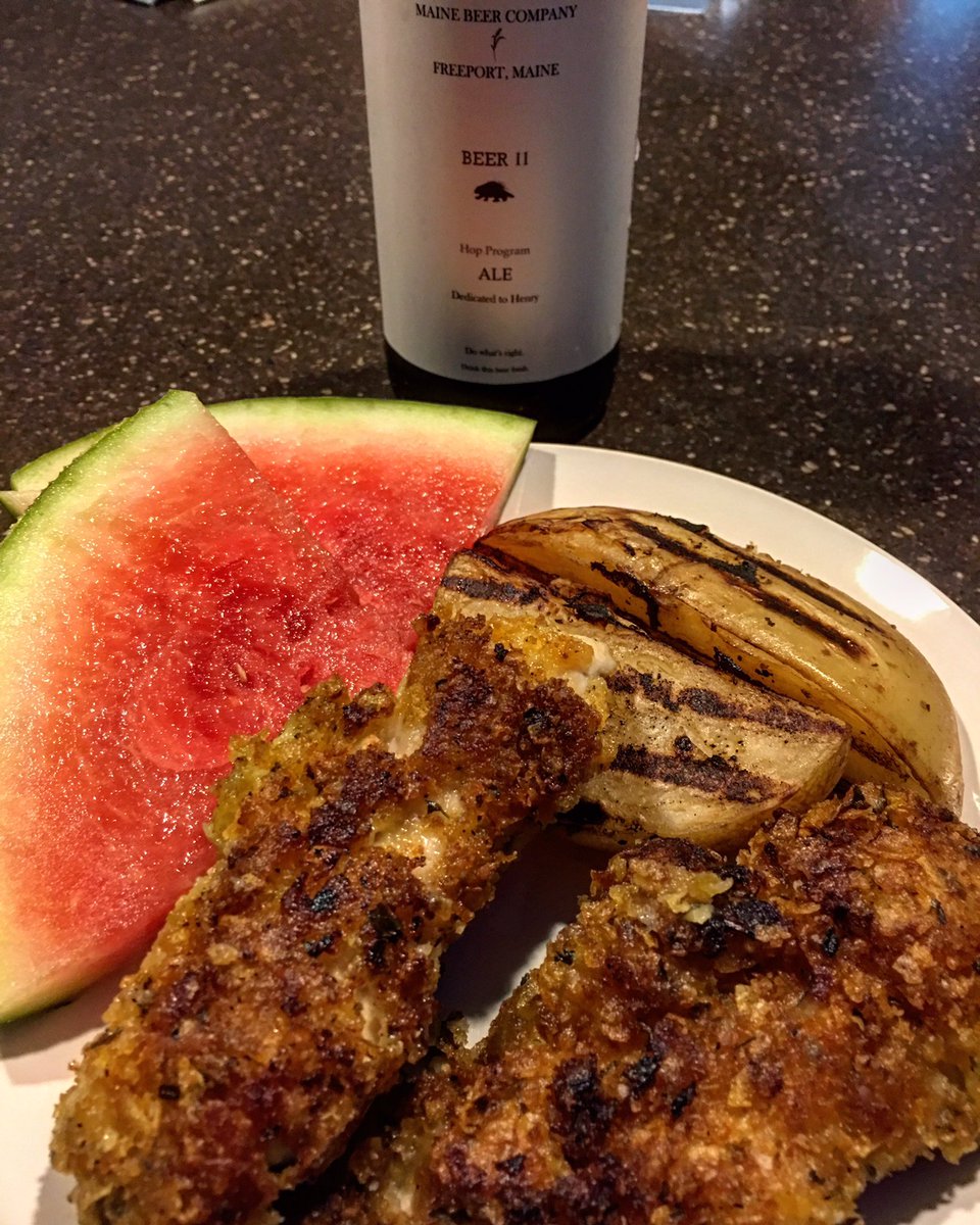 ShovedInMyHead's tweet photo. Happy #NationalFriedChickenDay! #foodporn #chicken #watermelon @mainebeerco #BeerII #craftbeer #beerporn #taters https://t.co/QmhF0ZpbA7