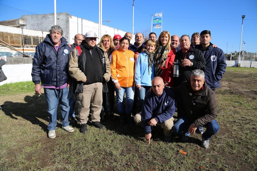 magariovero's tweet photo. Este mediodía recorrí las obras del #ClubFlecha de Lomas del Mirador https://t.co/A7v9WSFQ0K https://t.co/GN8xEFcVh6