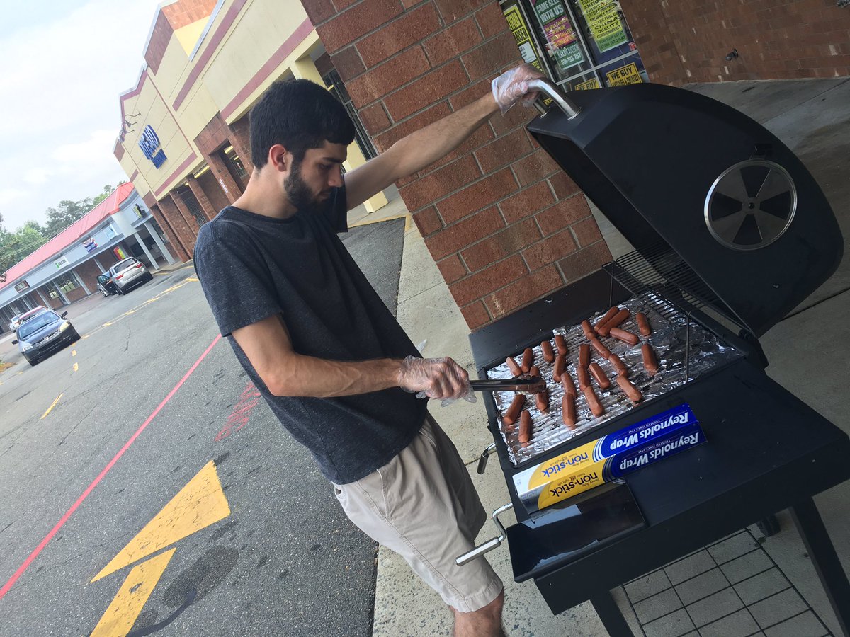 loveTOhateeME's tweet photo. me and my team did free hot dogs for the Fourth of July! PS I hate taking pictures @FoodLion https://t.co/DNTRk2Y4XG