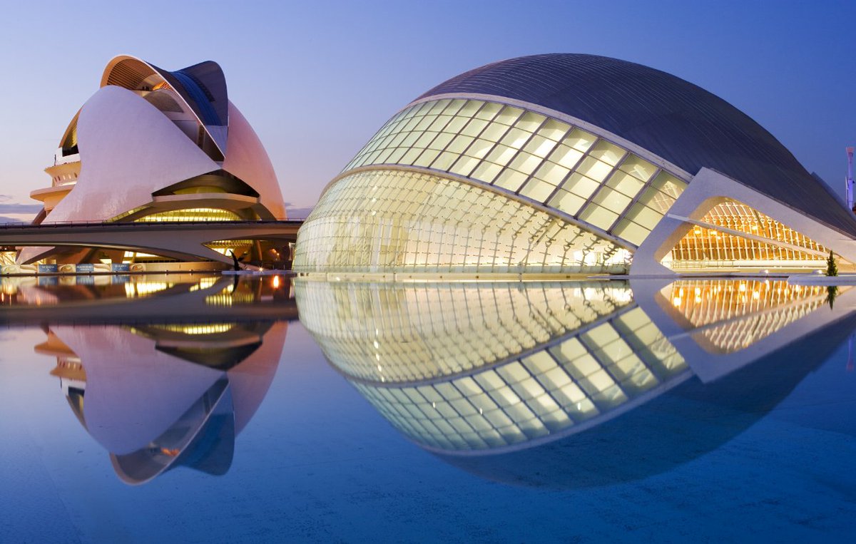 ArchDigest's tweet photo. These amazing photographs of architecture reflected in water will leave you speechless: https://t.co/F4N2amZFo5 https://t.co/vaRSabAzuD