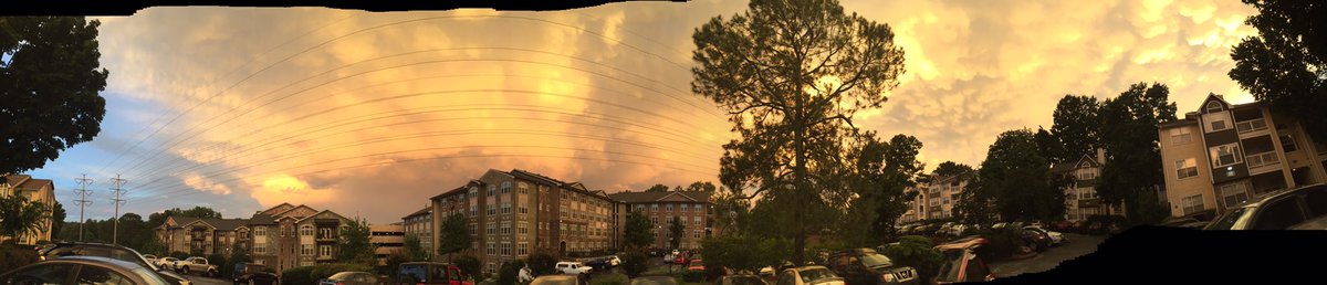 Stunning #mammatus clouds in the wake of tonight's vicious storms in Atlanta. <a href="/AMHQ/">America’s Morning Headquarters</a> <a href="/JimCantore/">Jim Cantore</a> @TWCBreaking