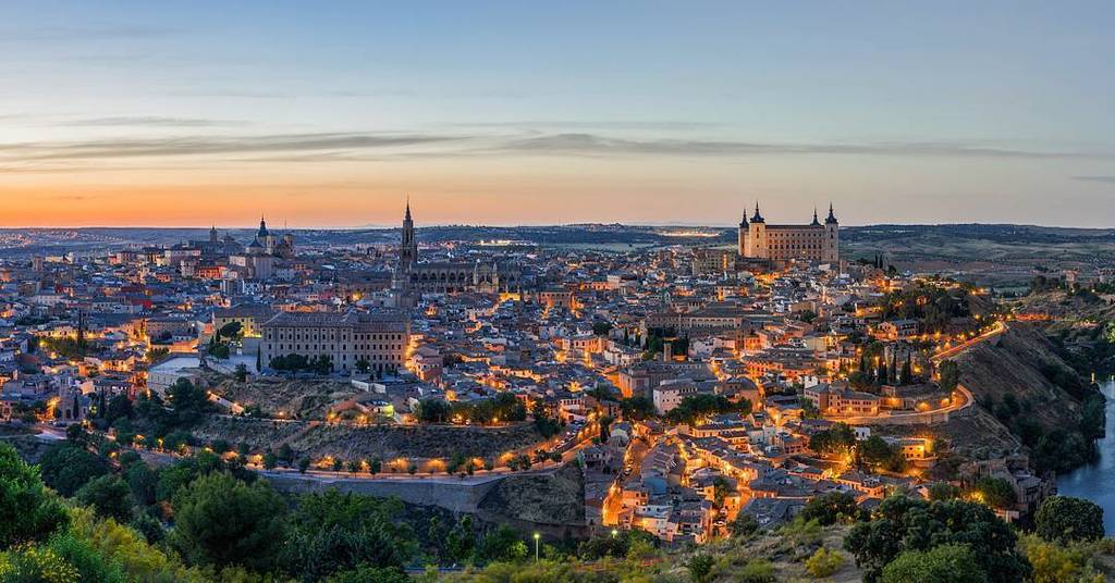 LibraryTravel's tweet image. A panorama of Toledo as seen from Monte Urgull 😍🌇 Tag your travel buddies! 😊🙏 Photo by Che… ift.tt/29p4bQx
