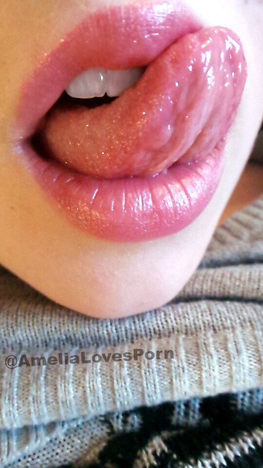 RT if you want a kiss 💋