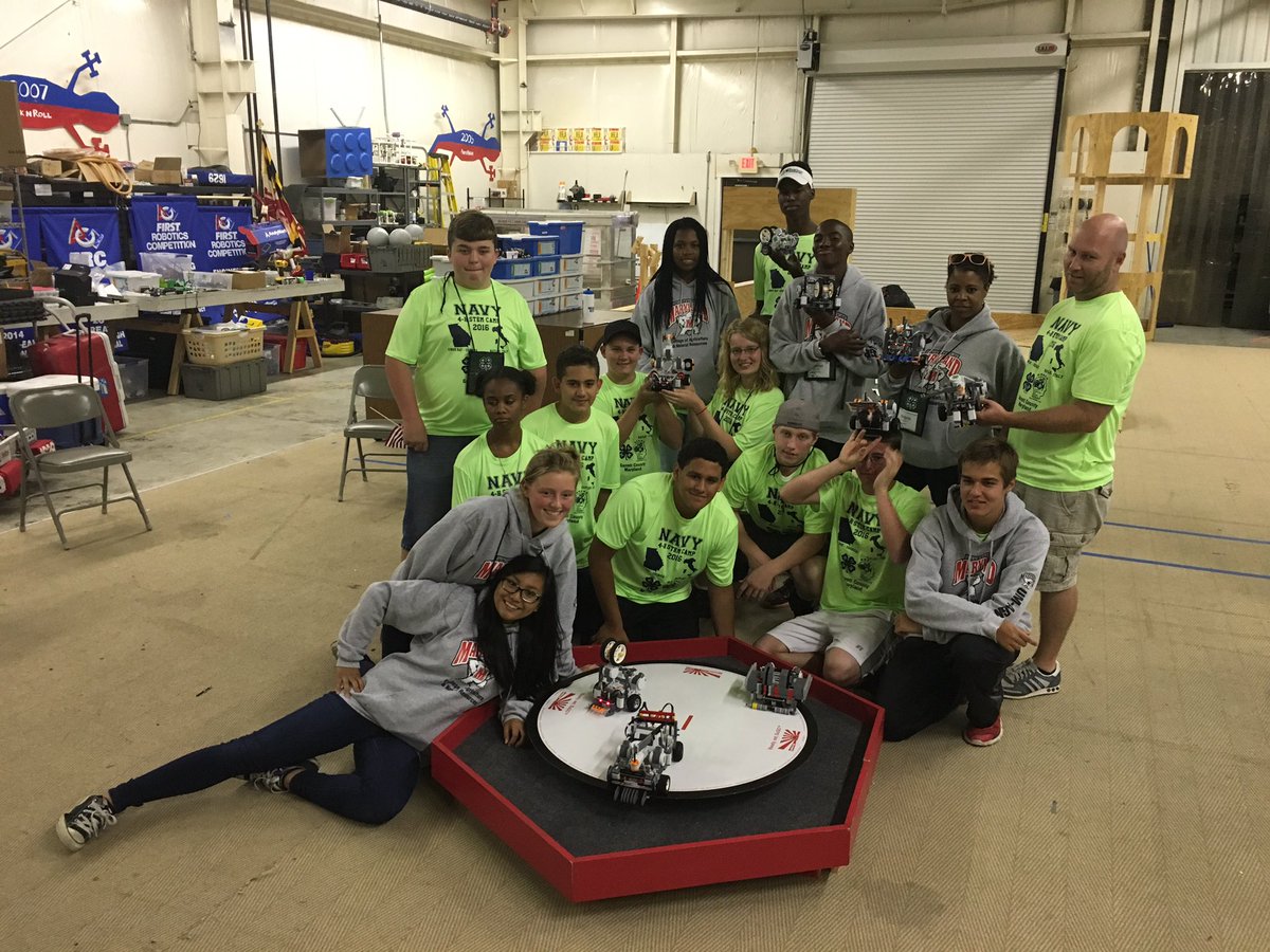 Day 3: Many hours are spent making some of the most complex and creative SuGO bots to ever be contained in GEARS.