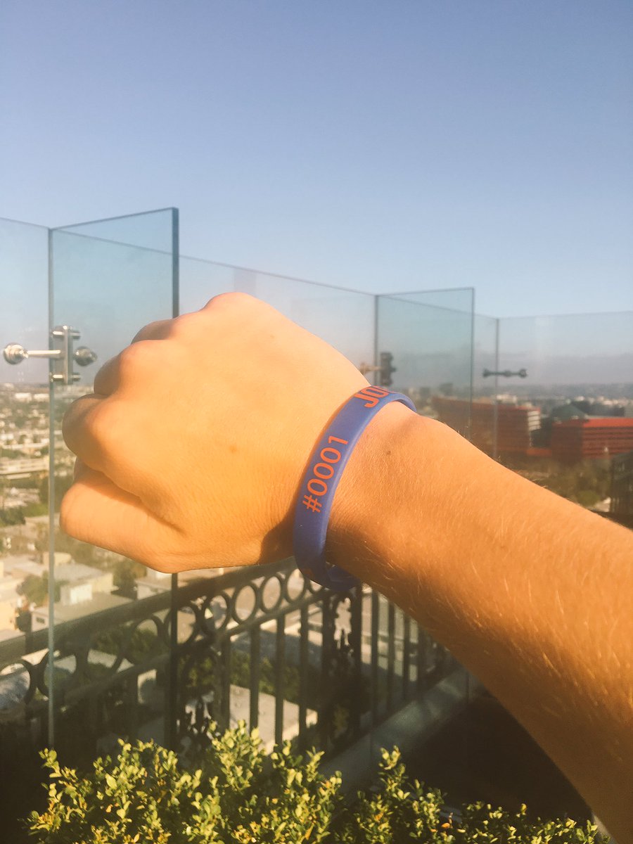 Joe_Sugg's tweet photo. This time they let me have #1 😏 
LINK TO LIVE SHOW - https://t.co/dKn2pbxB91 https://t.co/XIQfwB69LM