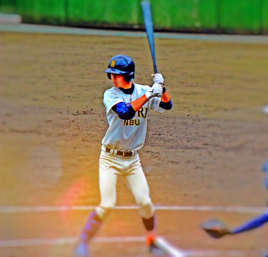 岡本方 180cm63㌔ 右投右打 内野手･外野手

中距離バッター。
逆方向へのバッティングが得意！
また、得点圏打率は、チームトップクラスだ！

また、ムードメーカーでもあり、ベンチを盛り上げる存在。