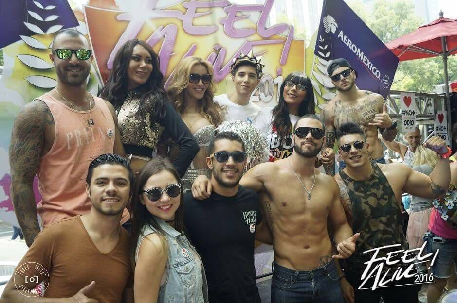 VDMas_CDMX's tweet photo. #FeelAlive Y #ConOrgullo. 💜🌈🎉🇲🇽
💪🏼😈👍🏼 #PrideCDMX2016 https://t.co/ereZ8Idvb9