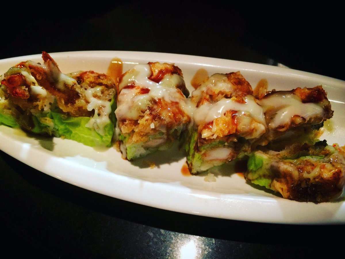 kimk6369's tweet photo. A good day for friends &amp; sushi!!!! #forgotthename #fuji https://t.co/uRx4jteKej