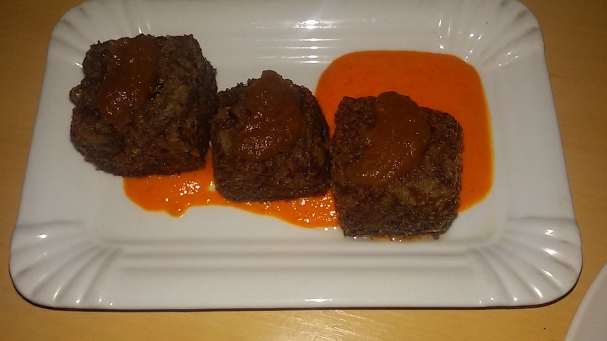 HugodeCucco's tweet photo. #HugoenCatamarca Largamos!!!
1.Morcilla de Burgos
2. Entraña con Ratatouille de berenjenas https://t.co/mk0AYnfkd9