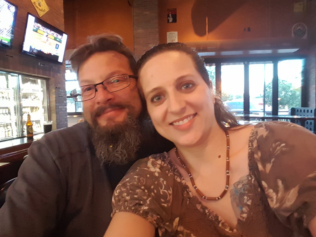 RehtaTurner's tweet photo. Date night for Team Turner! #WOBArlingtonTX #UPshow https://t.co/eapQSzmEl3