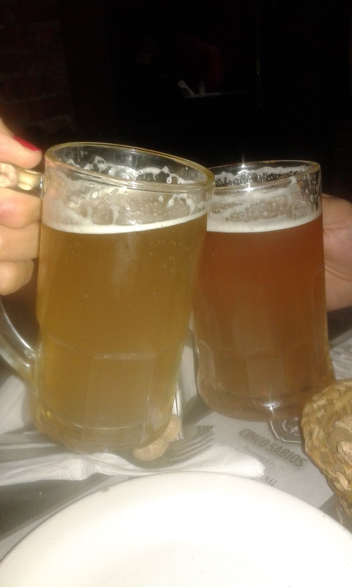 Miércoles distinto... hoy <a href="/cincosabios/">Cinco Sabios</a> excelente! con el gordo <a href="/matipuzzi/">Matias Puzzi</a>