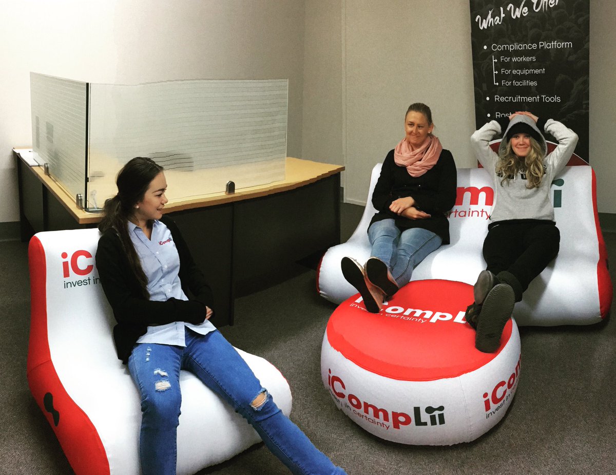 iCompLii's tweet photo. Working hard or hardly working... #icomplii #chill #loungingaround https://t.co/lFWbMk4FWk