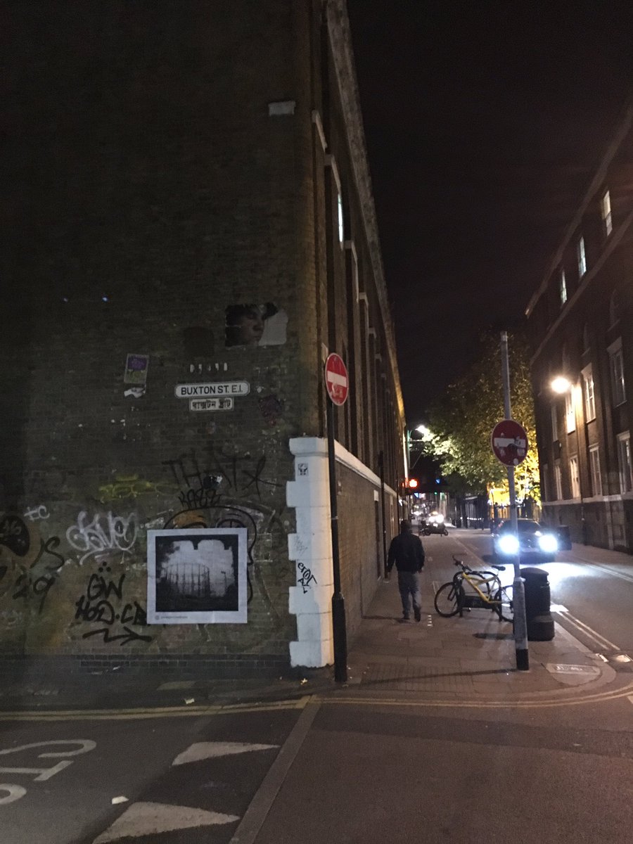 gbcmn's tweet photo. Midnight special ! #gameboy #streetart #street #london #bricklane https://t.co/mV0RenQlQP