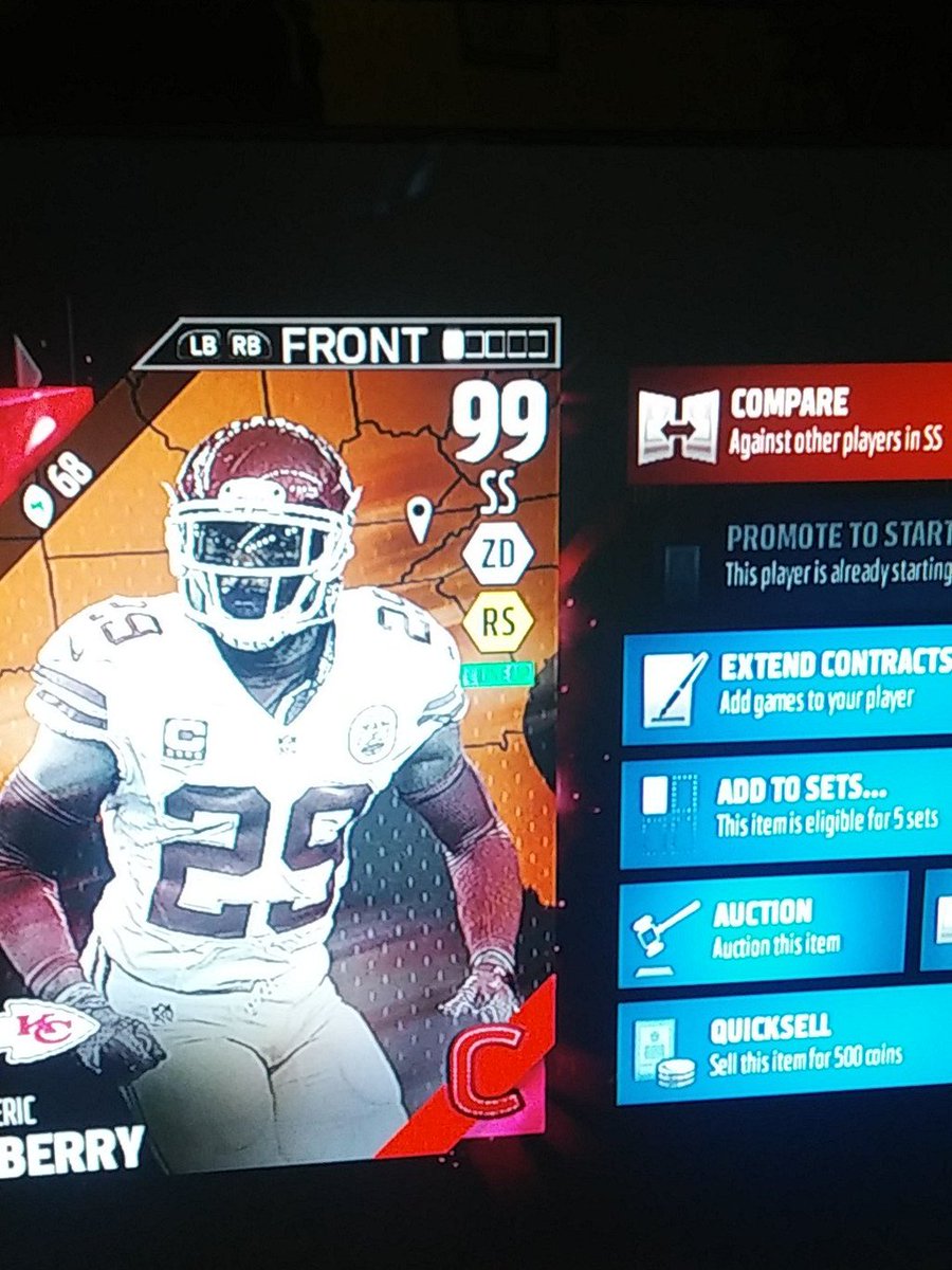 🏈🏈 Campus Hero Eric Berry Giveaway!!! 
 Rt and Follow <a href="/ShiveringShark/">Shark</a>  to Win! Mutheads! Get #BerryStrong💪 End 7/16🏈
