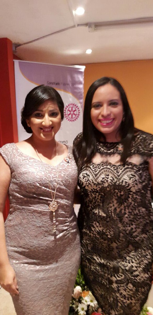 RotaractGye100's tweet photo. Nuestra secretaria Jessica Velasco y Presidenta Kristy Camargo en el cambio de mando 2016 - 2017 @RotaractD4400 https://t.co/dhfeBWjbDm