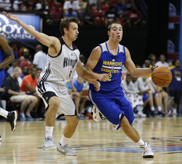 AaronCraftFans's tweet photo. Aaron Craft playing with Utah Jazz in NBA summer league https://t.co/eKVDfngbFS https://t.co/v96lGp8UxS