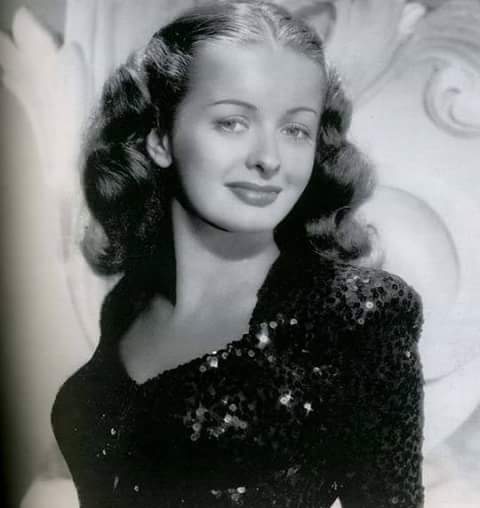CartoonPHL's tweet photo. RIP Noel Neill.
#NoleNeill https://t.co/DSVakWk4RJ