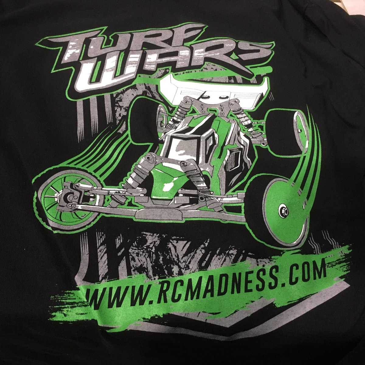 RCMadness101's tweet photo. #turf #wars #rcmadness shirts are in race this weekend https://t.co/KXhRVIgWLu