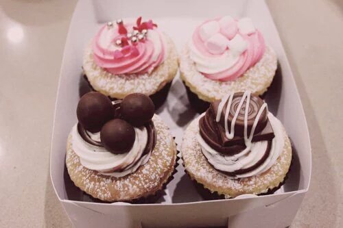 hey_lola64's tweet image. @virgyane @bombon0624 @DilrubaLees @kathybaker1965 @Baldo0158 @cas_soria ⏰HoraFeliz🍃🍃1AS30🍃🍃
#FOLLOW 100%
🍃🍂🍂🍂🍂🍂🍁🍁🍁🍁