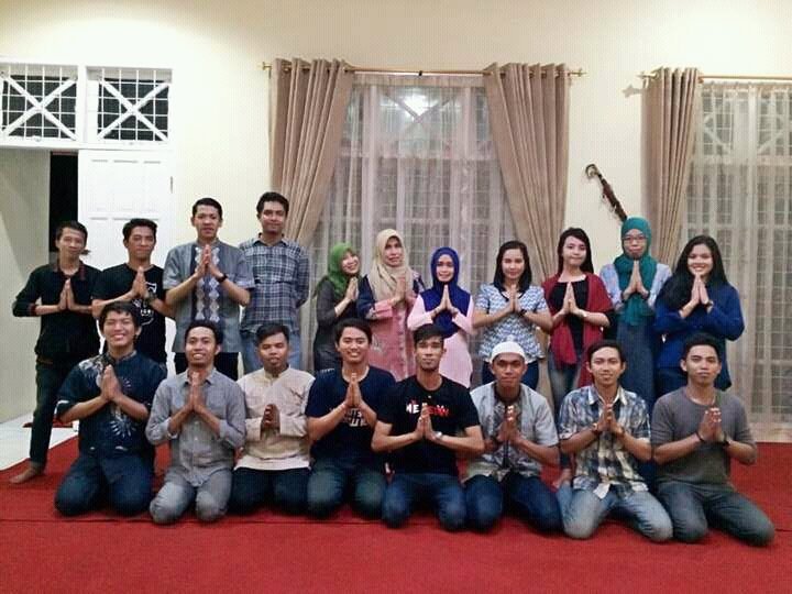 <a href="/SahabatMakassar/">Sahabat Makassar</a>  mengucapkan "Minal Aidin Wal Faidzin, Mohon Maaf Lahir &amp; Bathin"