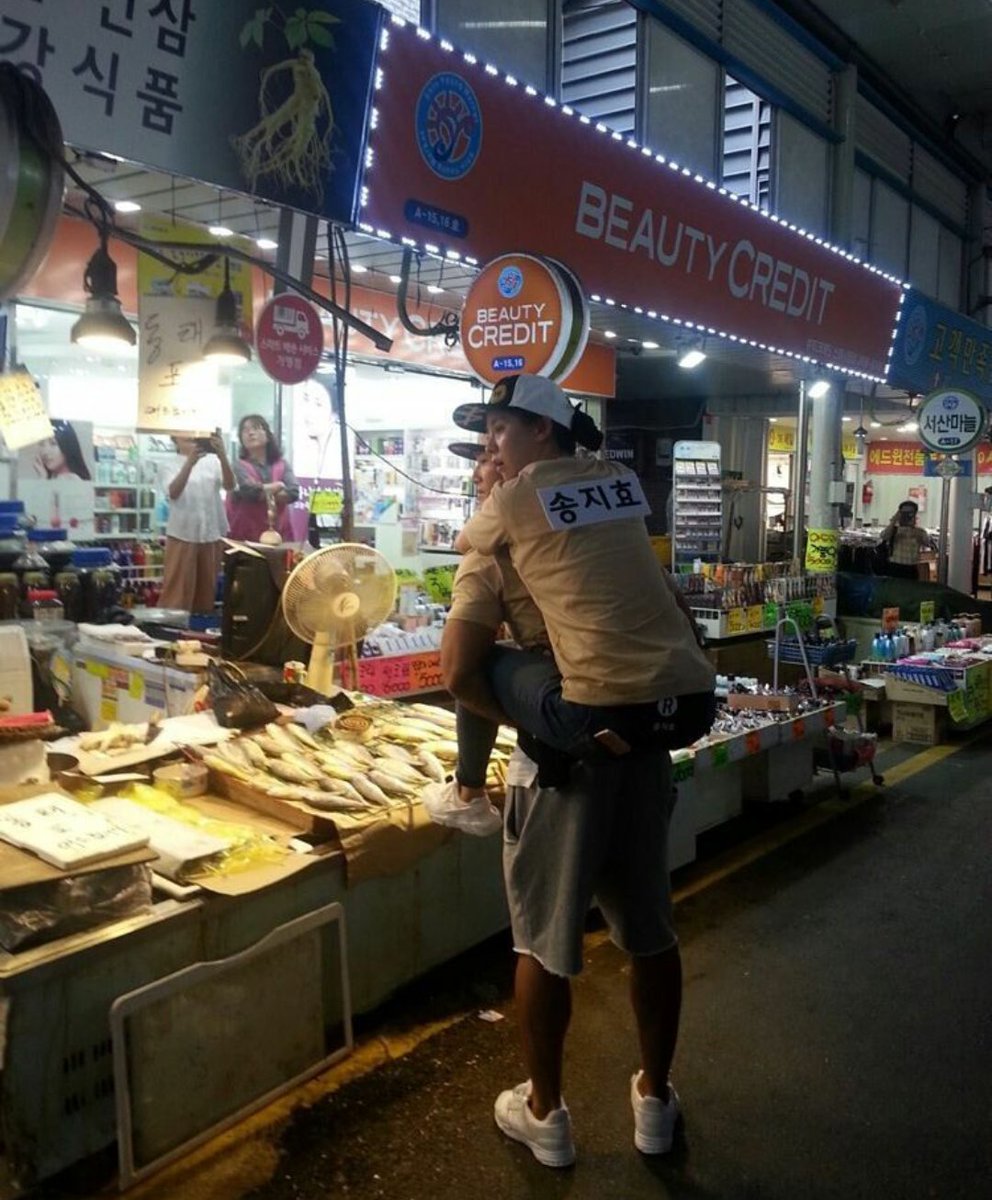 wotchershayne's tweet photo. i can't wait for next week's episode 😂 #spartace https://t.co/Fe2iOBL5An
