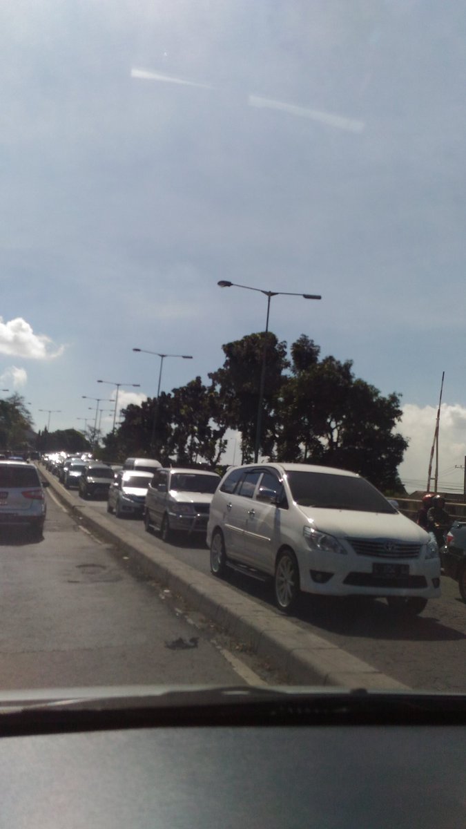 Macetnya lawang arah malang <a href="/e100ss/">Radio Suara Surabaya</a> pk 09:57