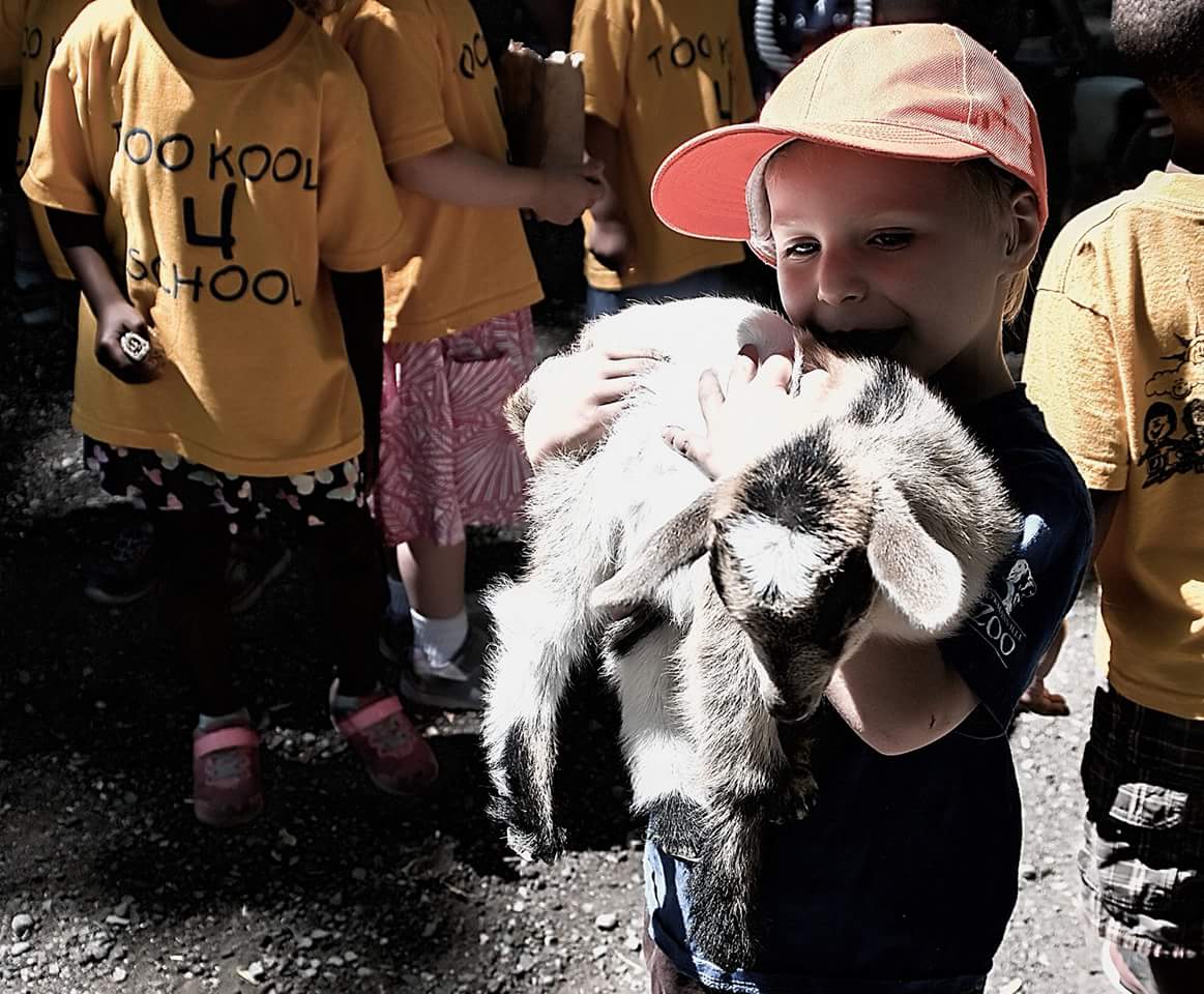 GamerGirl_00's tweet photo. My son, the animal whisperer. @bowmanvillezoo @MogarrMagic https://t.co/4P90LKBoBj