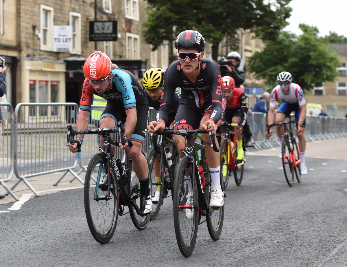 AussieLarry's tweet photo. Good result for Liam Stones last night sprinting to second in the Skipton Crit in Yorkshire #sprinter #critrider https://t.co/hi6M3m82Na