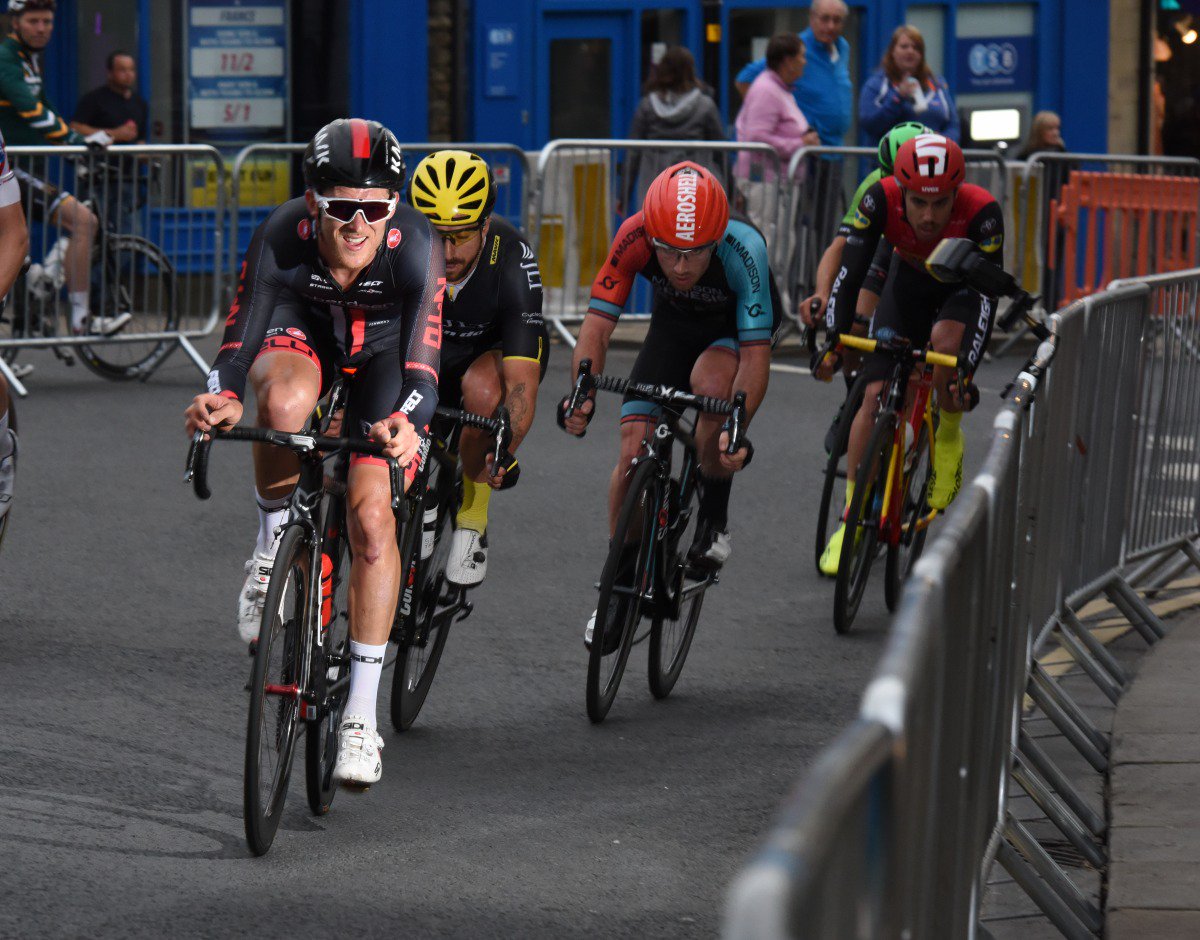 AussieLarry's tweet photo. Good result for Liam Stones last night sprinting to second in the Skipton Crit in Yorkshire #sprinter #critrider https://t.co/hi6M3m82Na
