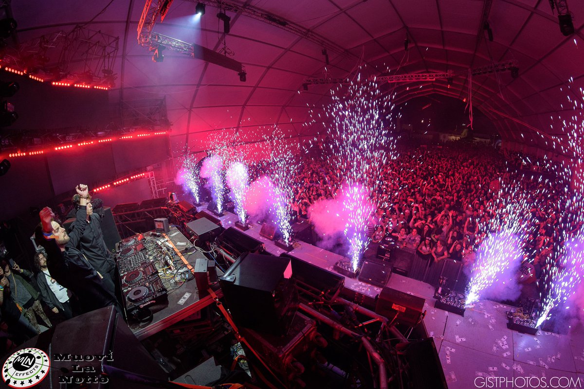 MuoviLaNotte's tweet photo. @NamelessFest Day2 with @MerkandKremont #Pyro 💥💥💥 #MuoviLaNotte #NMF16 📷 by @gistphotos https://t.co/fLsYzyyWyv