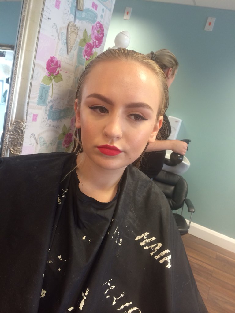 cherrybombgals's tweet photo. A classic #prom look by our #mua - call the salon on 01928890180 to book! #muacheshire #makeupartist https://t.co/QCK73MY9e6