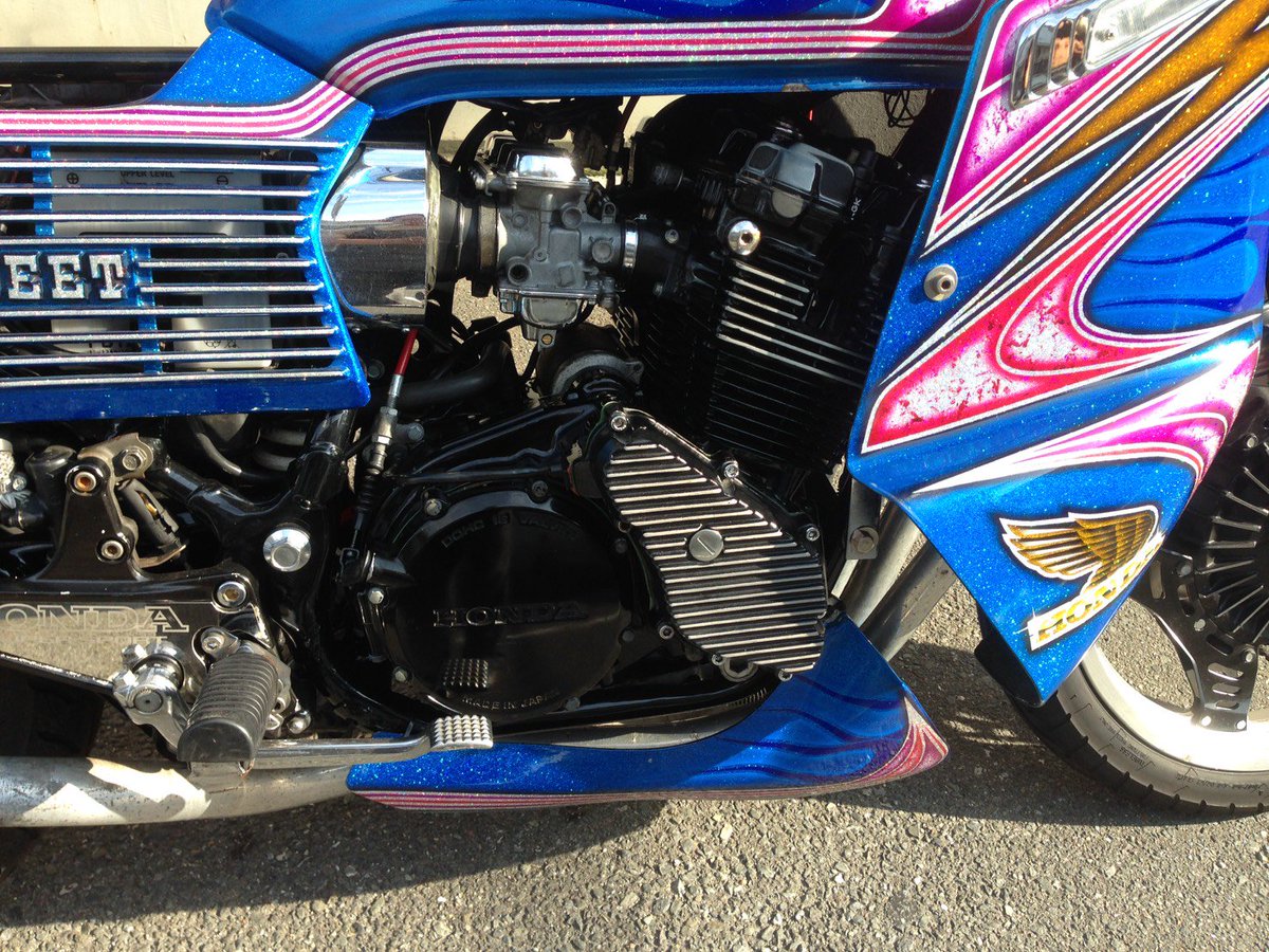 杉本孝治チャンネル Ar Twitter Cbx400f委託販売です 綺麗なカスタム仕様ですよ 調子も良く メンテナンスされている車両です 気になる方はガンガンお問い合わせ下さいませ Rt宜しく 拡散しまくって Nguオート 担当 杉本