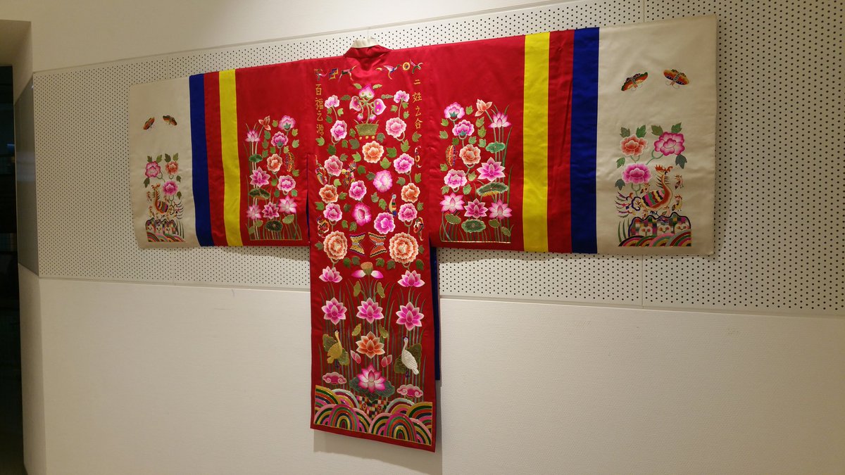 eunyle90's tweet image. 이보다 더 섬세할 수 없다!
장인의 손길이 담긴
'의미 있는 날, 매듭으로 엮다'

돌과 혼례에 쓰이는 전통매듭의 예와 멋
성남시청 공감갤러리에서 만나보세요😁
7.4.~7.10.

#성남시 #전통매듭 #장인