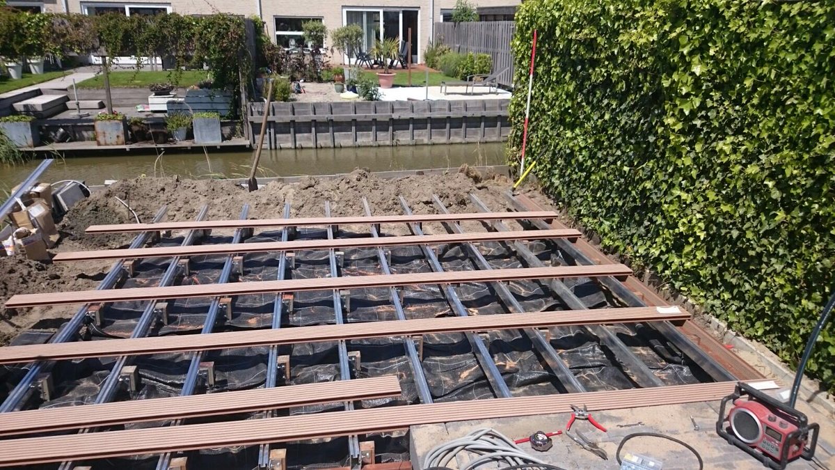 ArendFerdi's tweet photo. Weer een prachtig project met het #Aslon terras onderconstructie systeem van #Hecmar https://t.co/sFWyNmUHQq