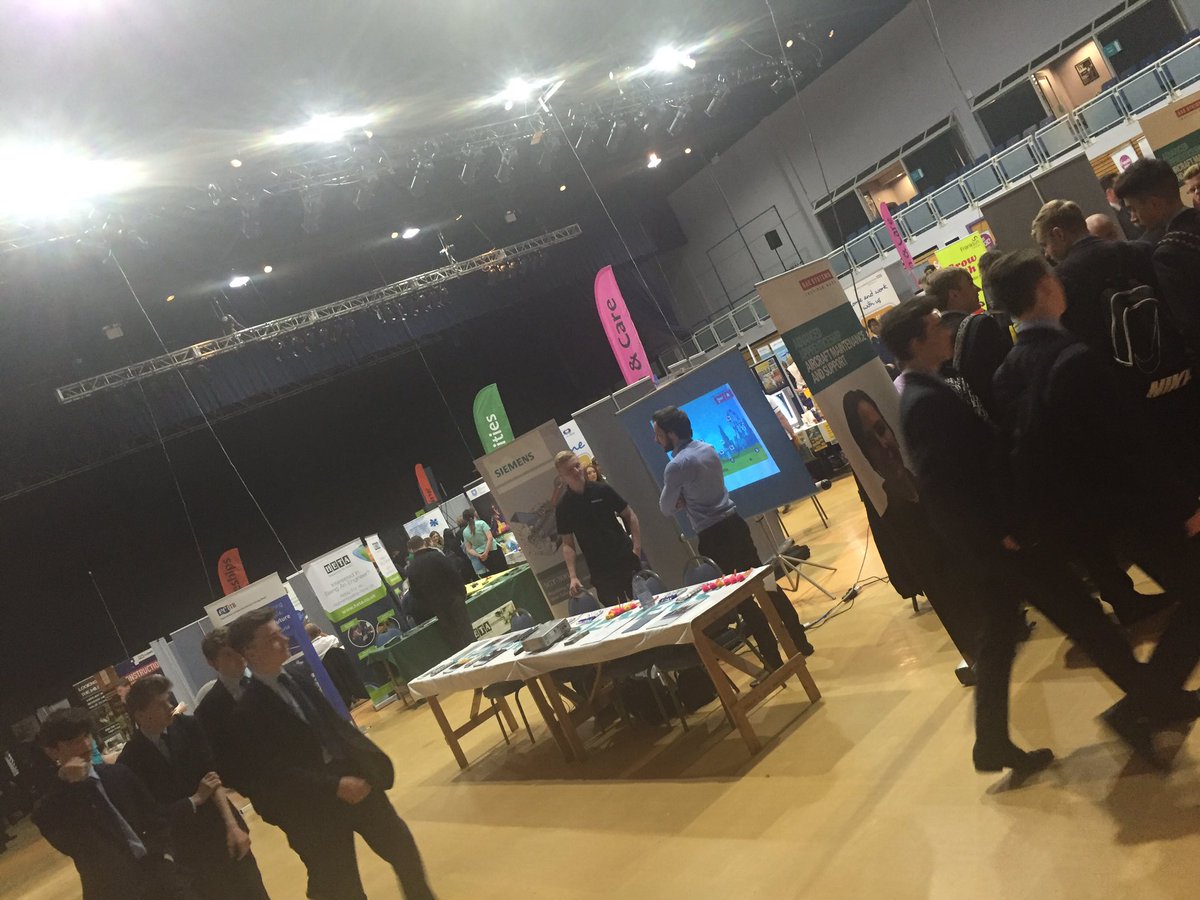 DiscoverNEL's tweet photo. #skillsfair16 is open !! We've already had students in our #selfieframe ! https://t.co/GACU9e3a4w