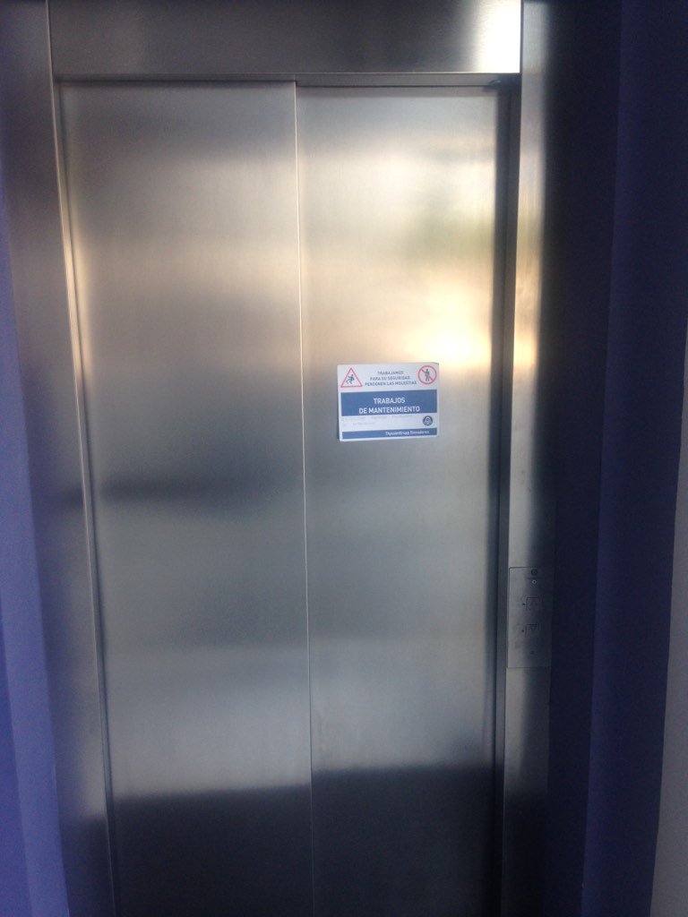 chammarus's tweet photo. 3 months had passed and our lift at Calçat 6, Palma Mallorca is still broken. Thank u @TKE_ESPANA for shitty service https://t.co/krgSMlAzwf