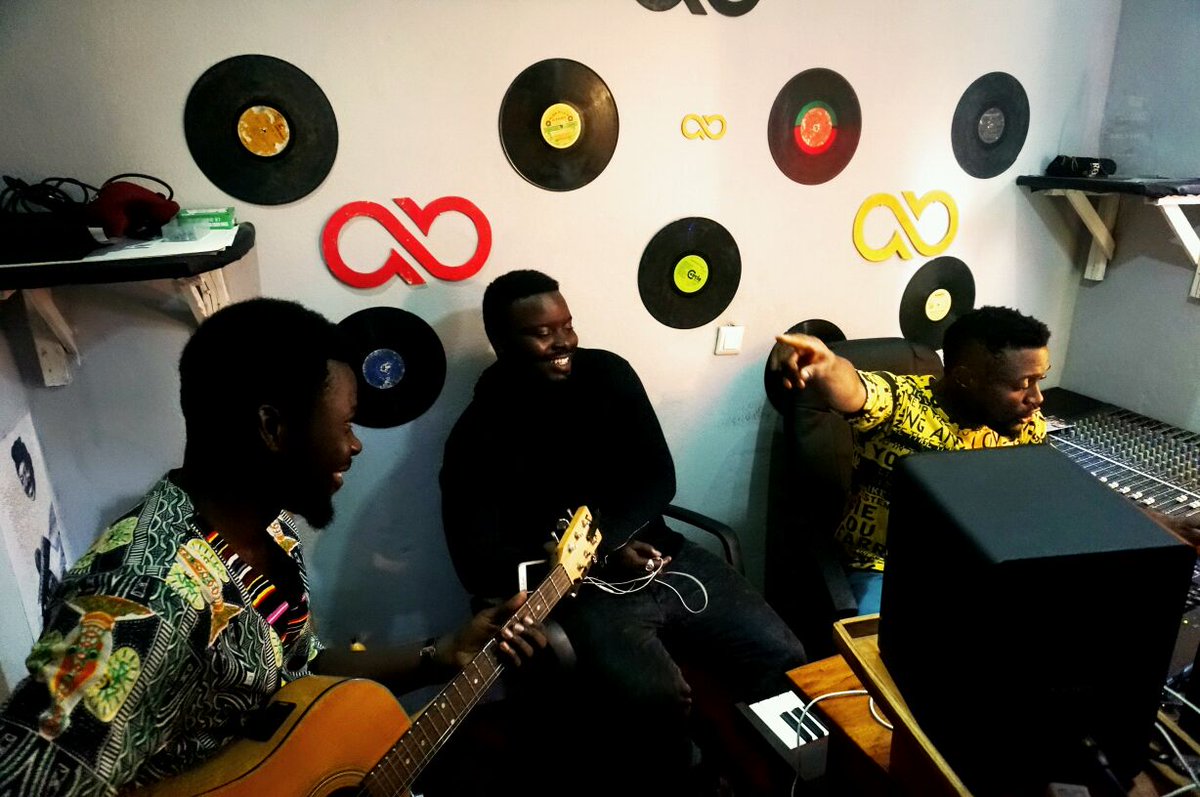 MusiqueAttitude's tweet photo. #237Collabo, New hit is coming... big up @therealsalatiel @lockofficial https://t.co/BLUbxPjYLE
